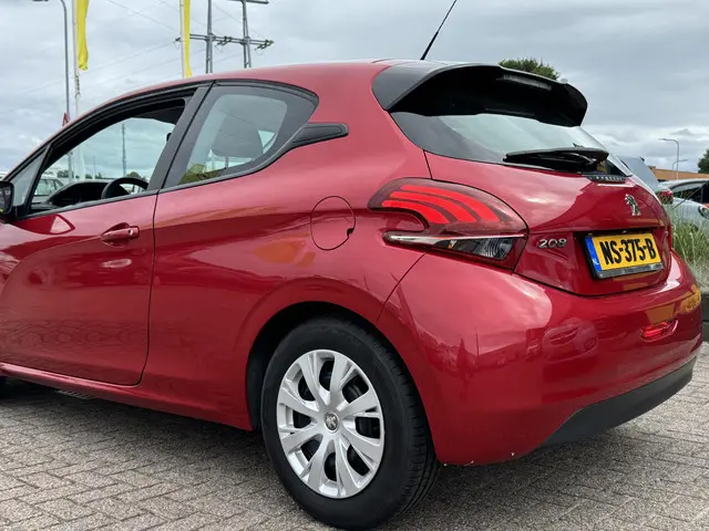 Peugeot 208 1.2 PureTech Active 2017 Benzine 2
