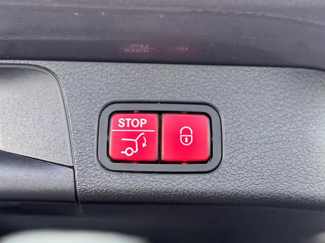 Mercedes-Benz GLB 250 4MATIC Premium Plus 2020 Benzine 18