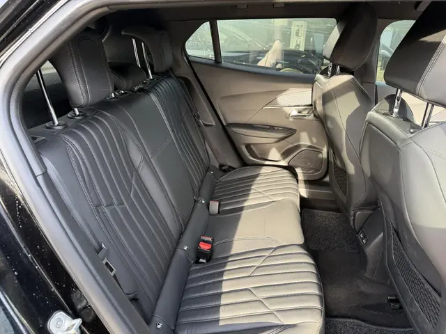 Peugeot e-2008 EV GT 2022 Elektrisch 67