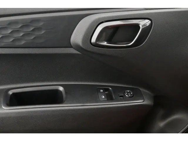 Hyundai i10 1.0 Comfort Smart rood 2021 Benzine 25