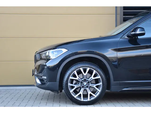 BMW X1 sDrive20i VDL Nedcar Edition 2019 Benzine 6
