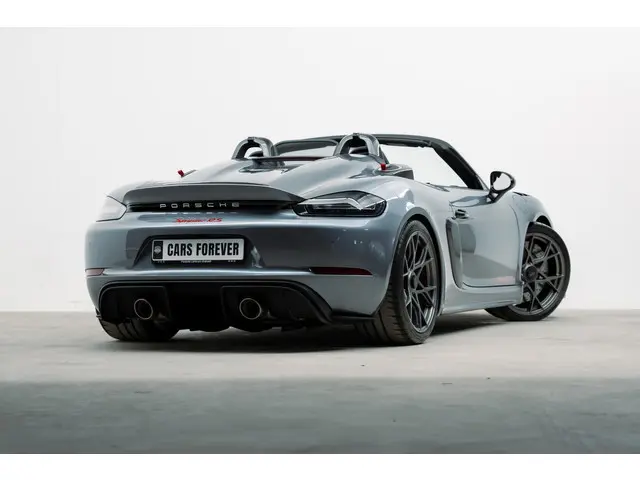 Porsche 718 Spyder RS 2024 Benzine 6