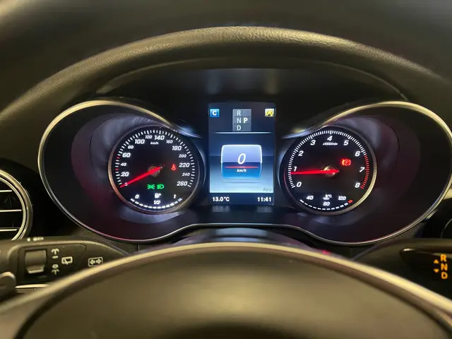 Mercedes-Benz GLC 250 4MATIC Edition 1 2015 Benzine 14