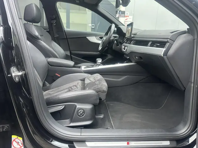 Audi A4 Avant 35 TFSI S Line / Panorama dak 2021 Benzine 16