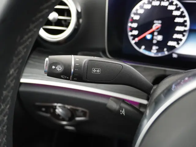 Mercedes-Benz E-Klasse 200 Sport Edition 2019 Benzine 23