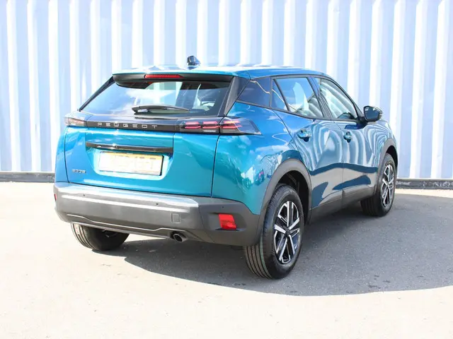 Peugeot 2008 1.2 PureTech 100 Style 2025 Benzine 8