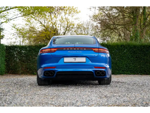 Porsche Panamera Turbo 2017 Benzine 35