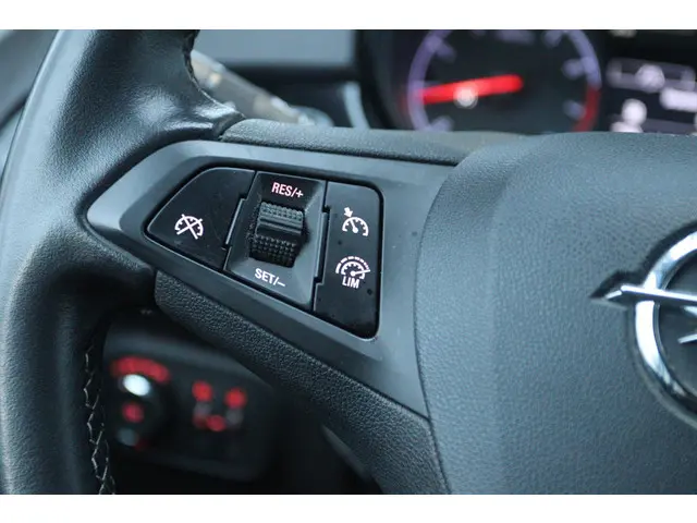 Opel Corsa 1.4 BLACK EDITION 2018 Benzine 17