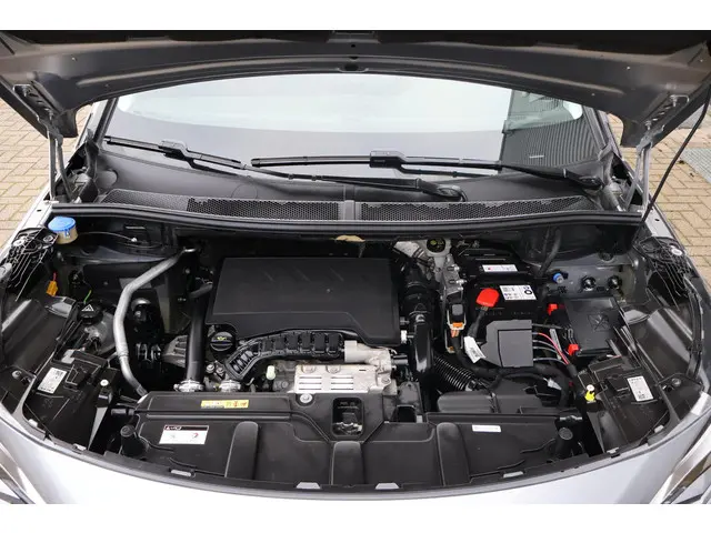 Peugeot 5008 1.2 Active 2021 Benzine 17