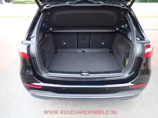 Mercedes-Benz B-Klasse 180D 2019 Diesel 34
