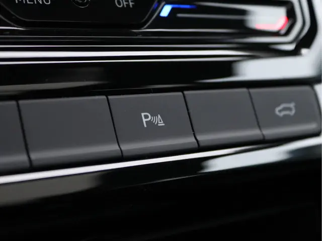 Volkswagen Touran 1.5 TSI Highline 7-zits 2023 Benzine 62