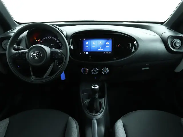 Toyota Aygo X 1.0 VVT-i MT Play 2025 Benzine 4