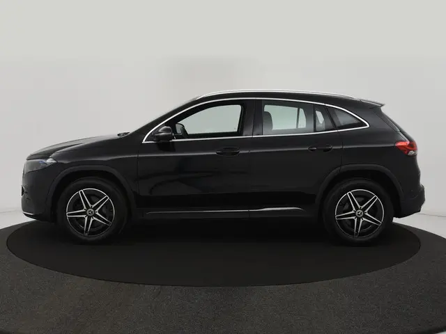 Mercedes-Benz EQA 250 AMG Line 67 kWh 2023 Elektrisch 3
