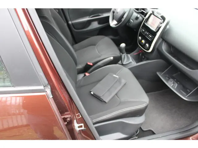 Renault Clio 0.9 TCe Expression 2015 Benzine 11