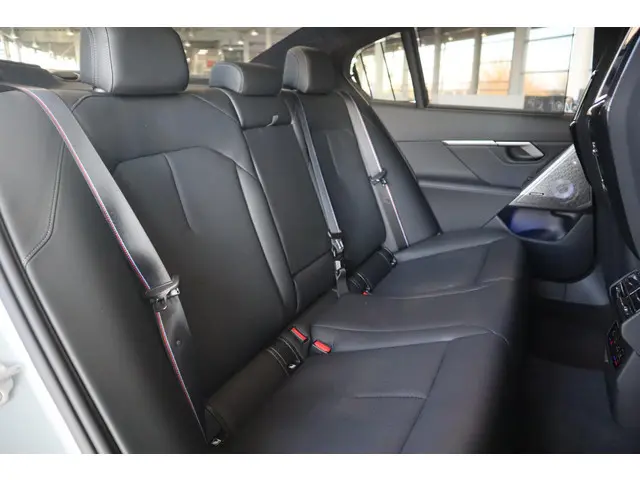 BMW M5 Sedan 2025 Hybride Benzine 9