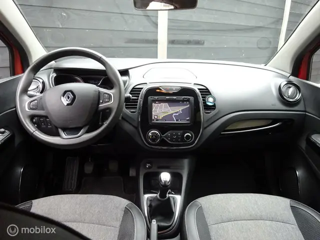 Renault Captur 0.9 TCe Limited 2017 Benzine 12