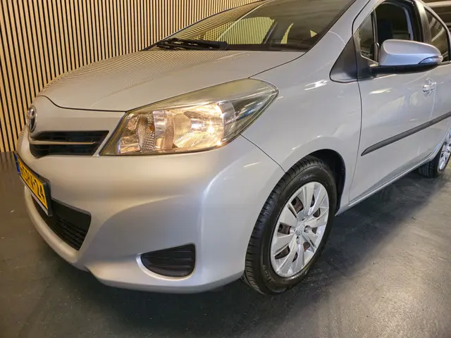 Toyota Yaris 1.3 VVT-i Aspiration 2013 Benzine 9