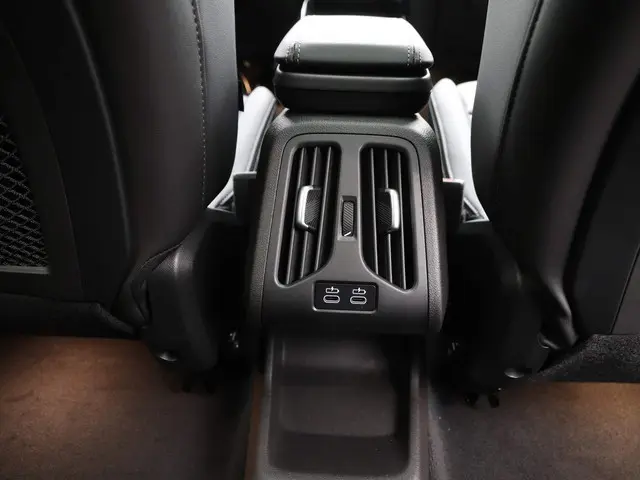 BMW iX2 eDrive20 65kWh 2024 Elektrisch 18