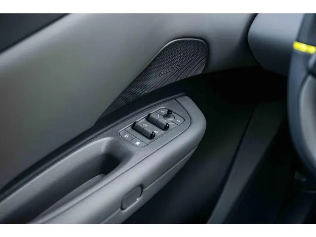 Lynk & Co 02 More 66 kWh 2026 Elektrisch 18