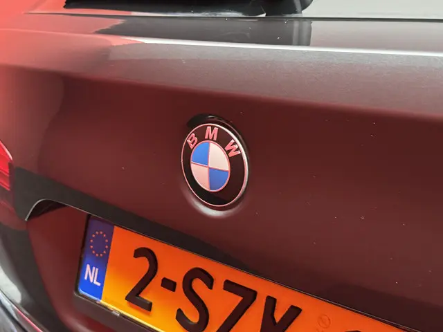 BMW 5 Serie Touring 520i Luxury Edition 2014 Benzine 47