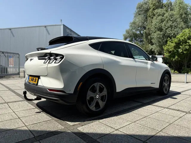 Ford Mustang Mach-E Aut. 98kWh Extended 2021 Elektrisch 6