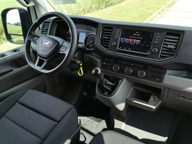 MAN TGE 3.140 2018 Diesel 8