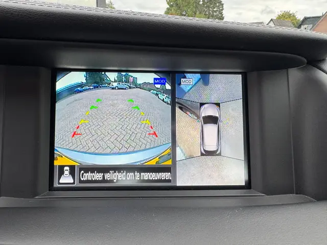 Infiniti Q Q30 1.6t 115kW Luxe 2016 Benzine 17