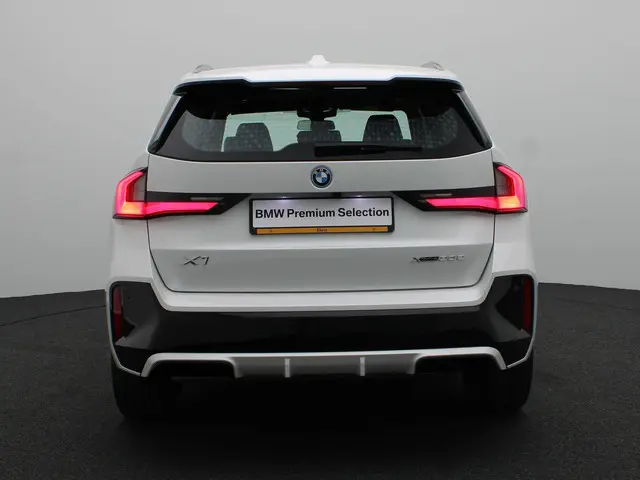 BMW X1 xDrive30e 2024 Hybride Benzine 5