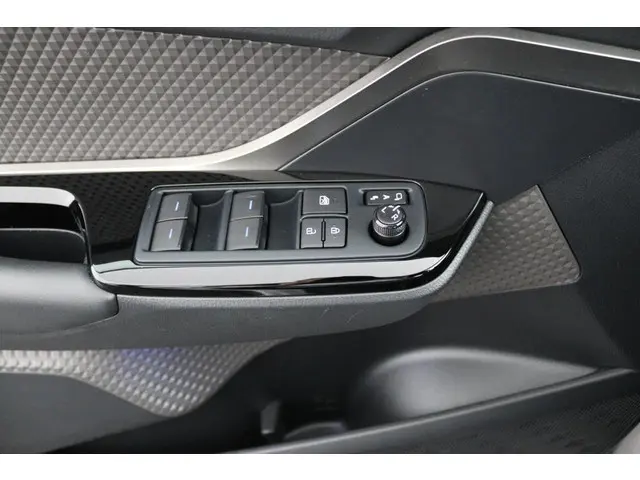 Toyota C-HR 2.0 Hybrid Executive 2021 Hybride Benzine 28