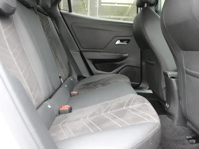 Opel Mokka 1.2 Turbo Business Elegance 2024 Benzine 13