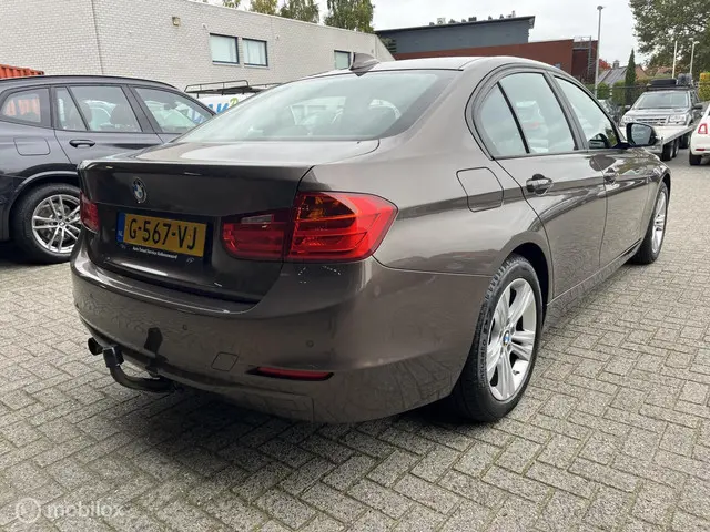 BMW 3 Serie 320i xDrive NAVI*CLIMA*TREKHAAK* 2014 Benzine 4