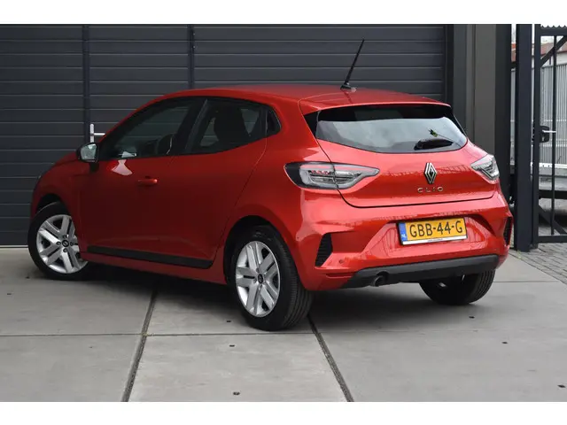 Renault Clio TCe 90 GPF evolution 2024 Benzine 8