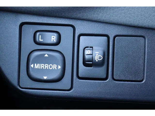 Toyota Yaris 1.0 VVT-i Aspiration, Trekhaak 2017 Benzine 19