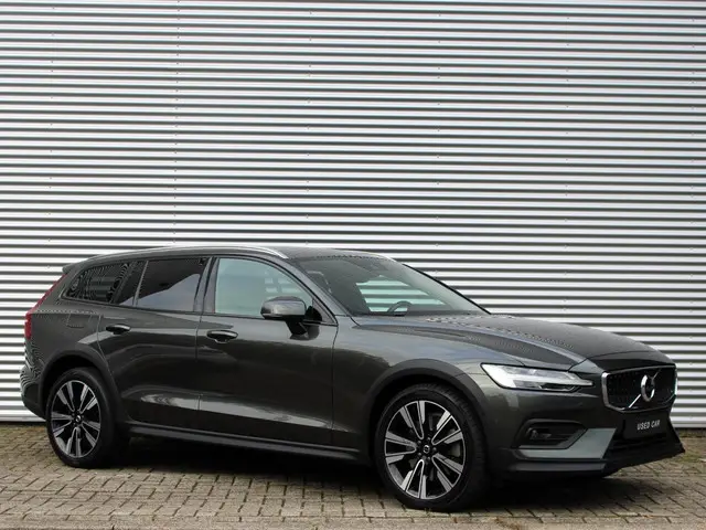 Volvo V60 Cross Country 2.0 B5 AWD Pro 2020 Benzine 3