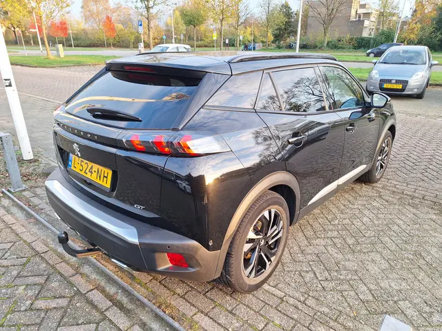 Peugeot 2008 1.2 PureTech GT 130pk TREKHAAK 2021 Benzine 4