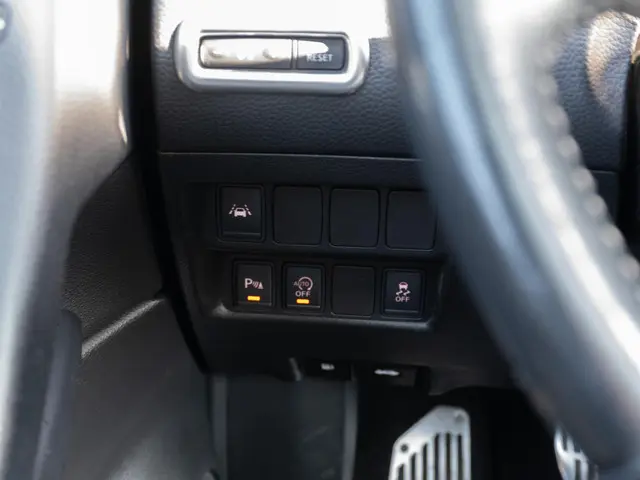 Nissan QASHQAI 1.6 Connect Edition 2015 Benzine 25