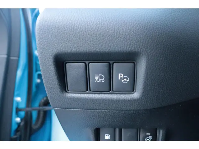 Toyota C-HR 1.8 Hybrid Style 2018 Hybride Benzine 30