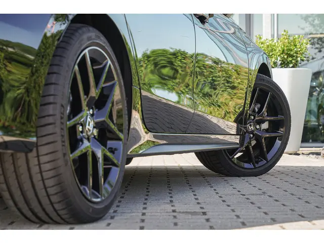 Honda Civic 2.0i e:HEV SPORT 2023 Hybride Benzine 13