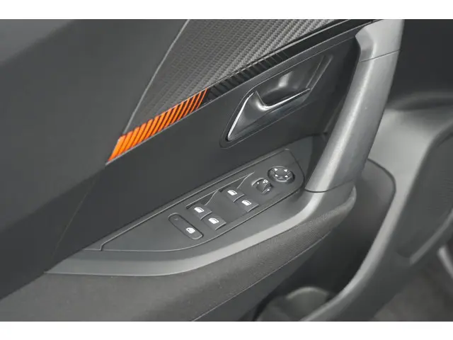 Peugeot 2008 PureTech 130 Active 2023 Benzine 23