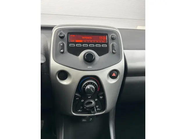 Peugeot 108 1.0 e-VTi Active 2015 Benzine 11