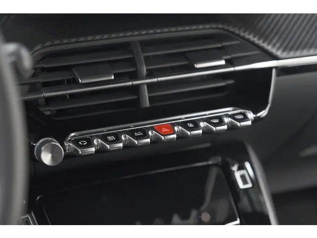 Peugeot 2008 PureTech 130 EAT8 Allure 2023 Benzine 45