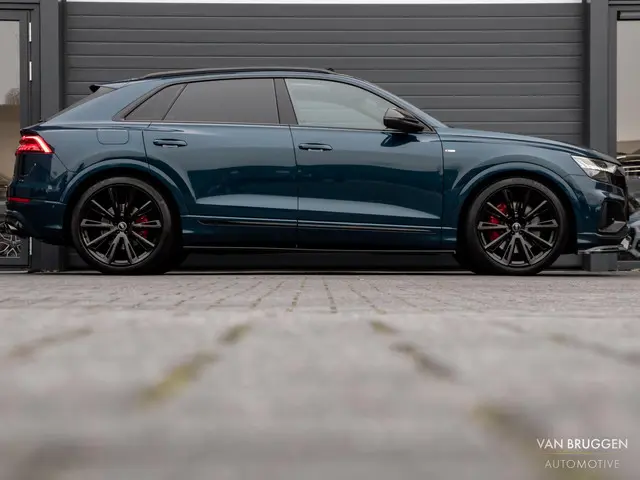 Audi Q8 60 TFSI E Quattro S-Line 2021 Hybride Benzine