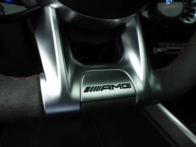 Mercedes-Benz GLB AMG 35 4MATIC 2022 Benzine 28