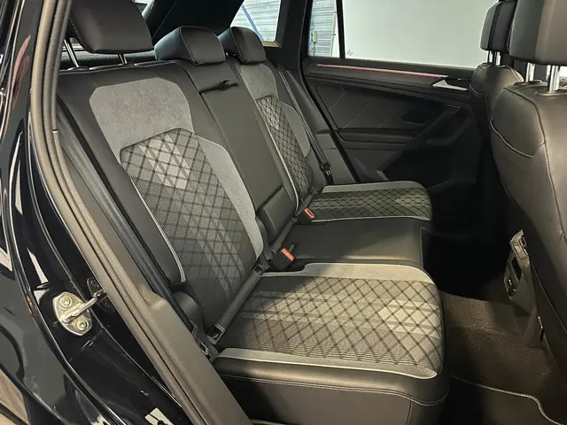 Volkswagen Tiguan 1.5 TSI R-Line Business 2023 Benzine 23