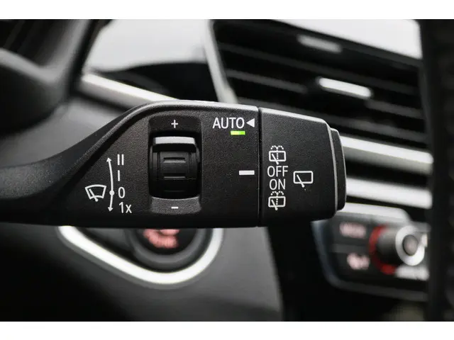 BMW X1 sDrive18i Centennial High Executive 2016 Benzine 31