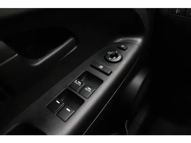 Kia Venga 1.4 CVVT 90pk Vibe 2015 Benzine 19