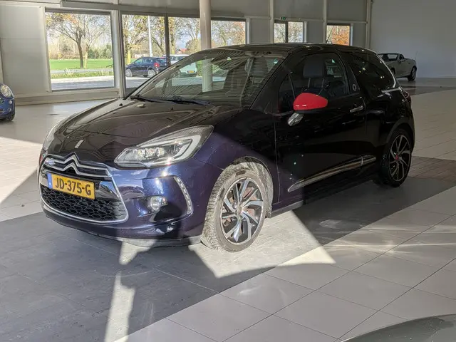DS DS 3 1.2 PureTech Inès de la Fressange 2016 Benzine 2