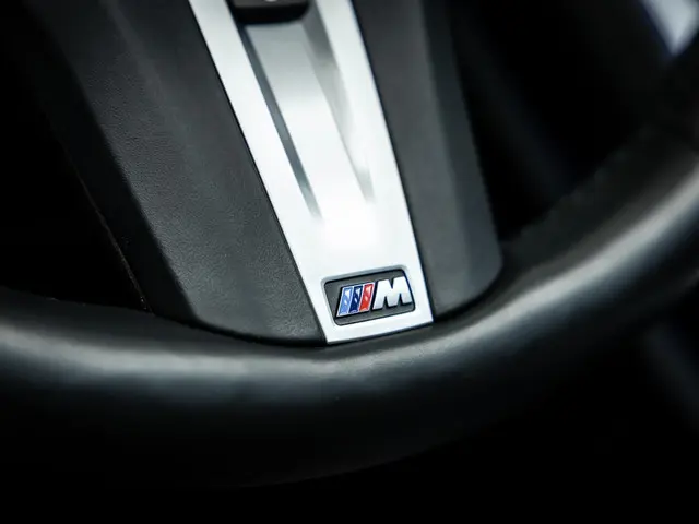 BMW 8 Serie 840i xDrive High Executive 2021 Benzine 36