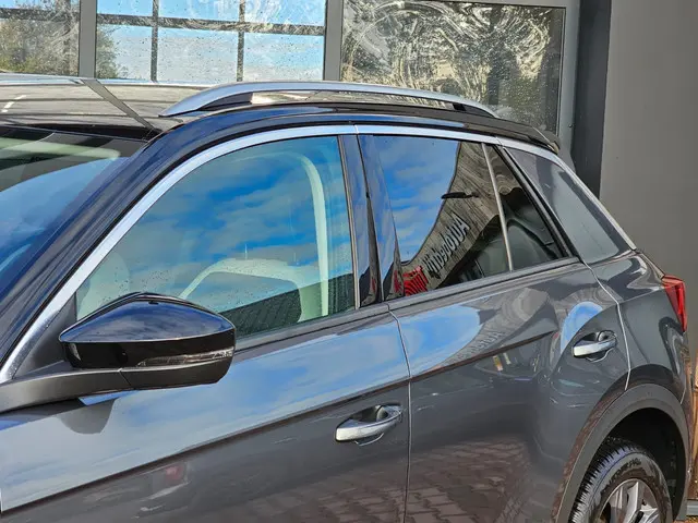 Volkswagen T-Roc 1.5 TSI Sport Business R 2019 Benzine 42