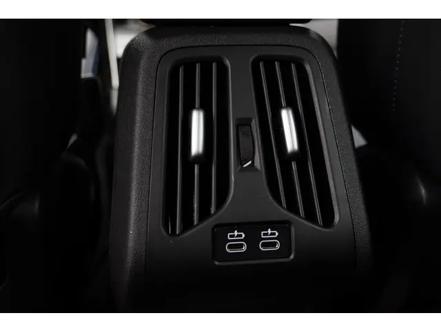 BMW X1 sDrive18i 2025 Benzine 15